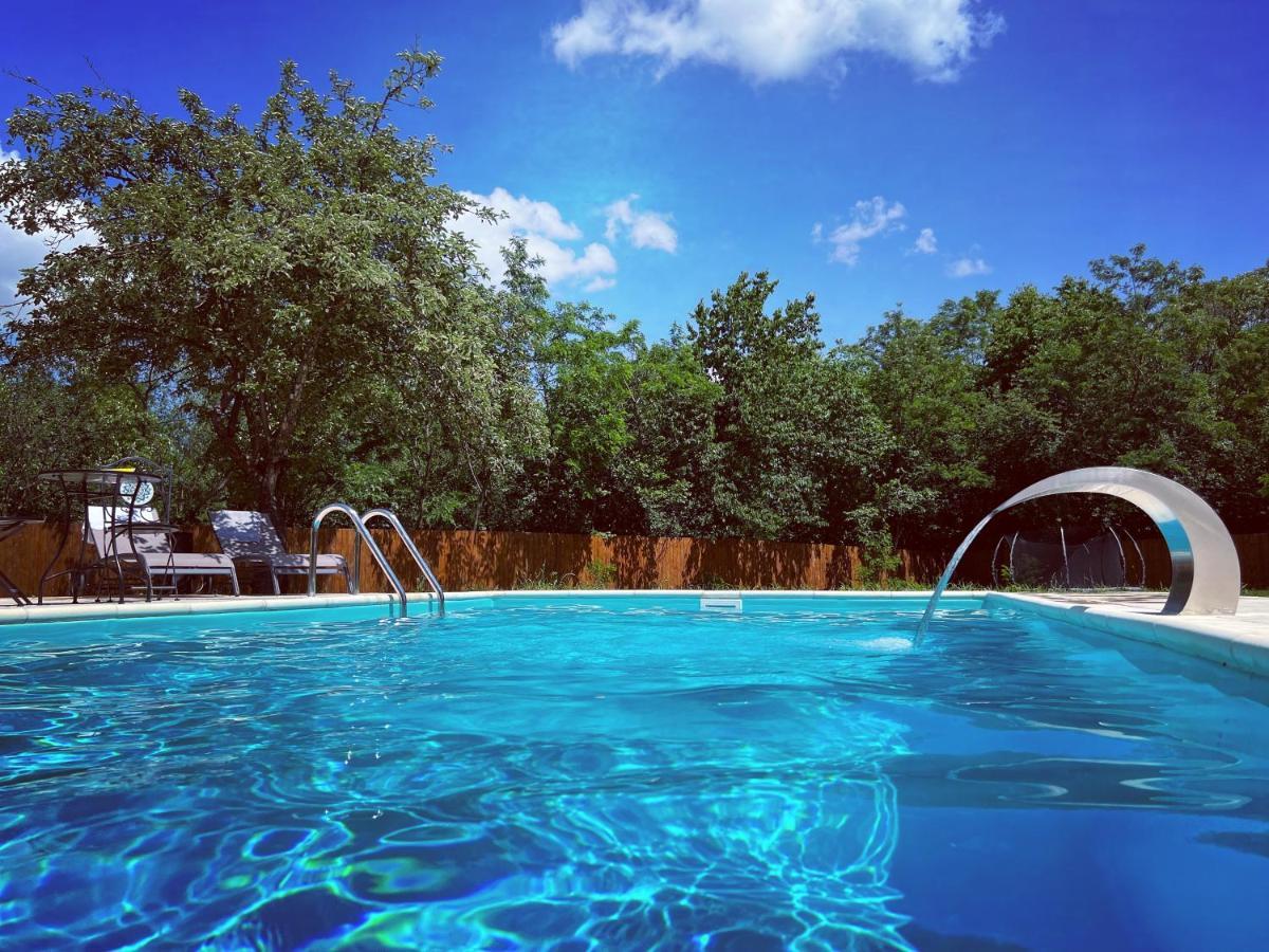 Horace Guesthouse Pool & Hot Tub & Bikes & River Dejani Zewnętrze zdjęcie